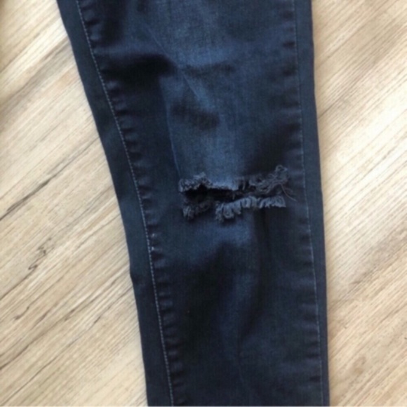 Levi’s Dark Wash Super Skinny Jeans - Picture 7 of 10